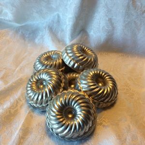 Vintage antique Molds Aluminum swirl design